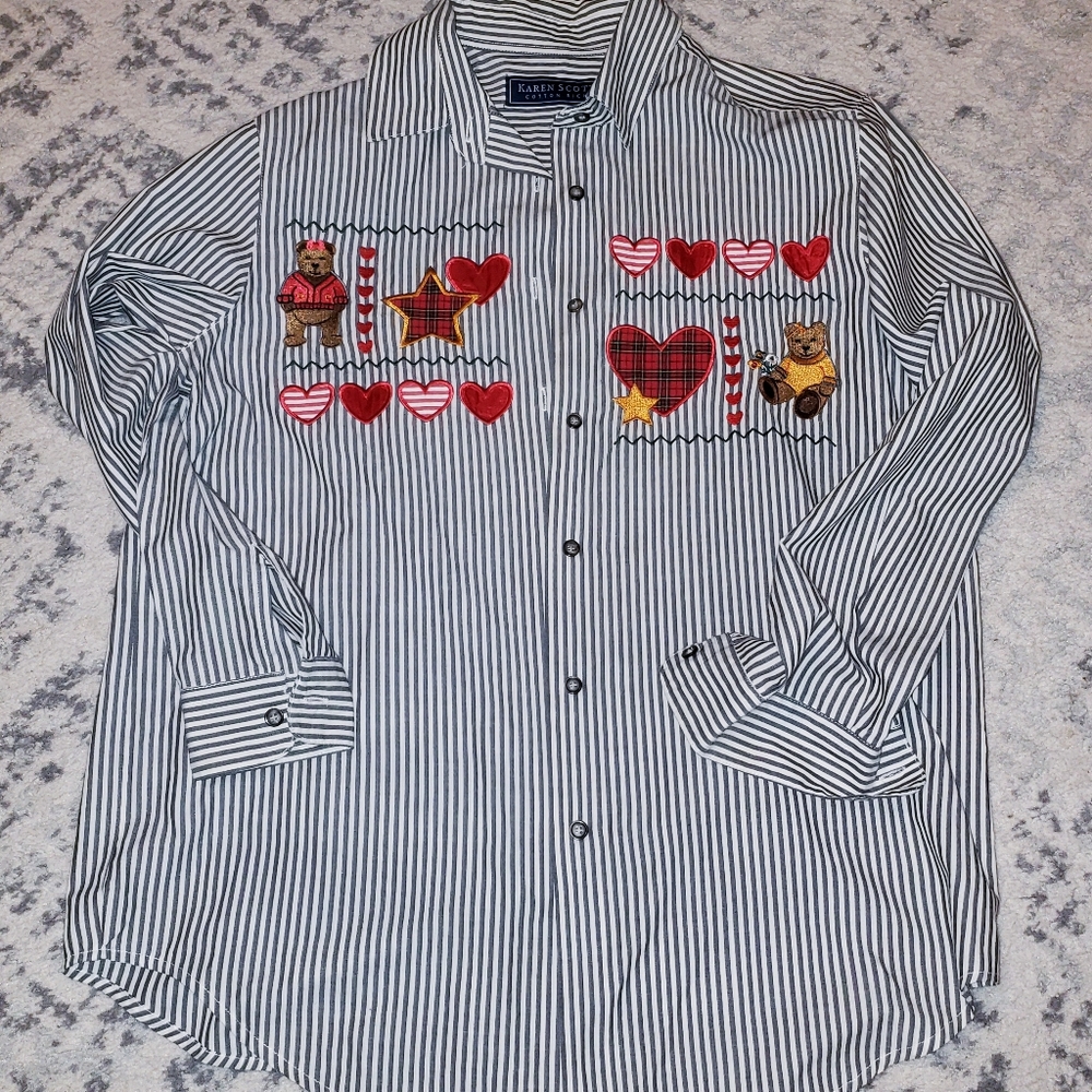 Vintage Karen Scott shirt w/ hearts & teddy bears. Stripes and stars y2k